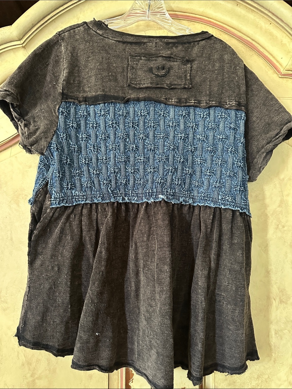 Oli & Hali Washed Brown Short Sleeve Top with Blue Denim Patchwork Hi-Low - Picture 3 of 3